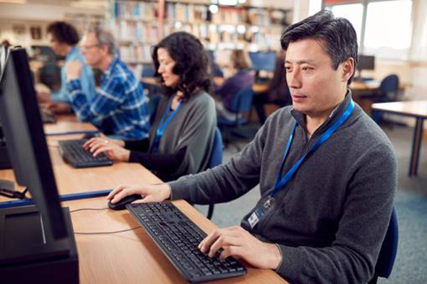 英国伦敦商业金融学院新加坡校区学习金融