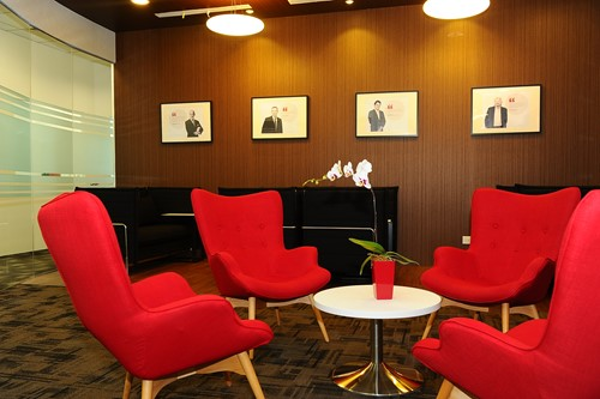 英国伦敦商业金融学院新加坡校区本科课程推荐：热门专业榜单解析